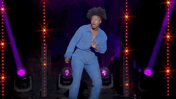 Fadily Camara : La plus drôle de tes copines Poster 1