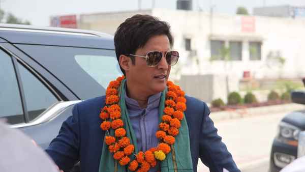 Family of Thakurganj Poster 1