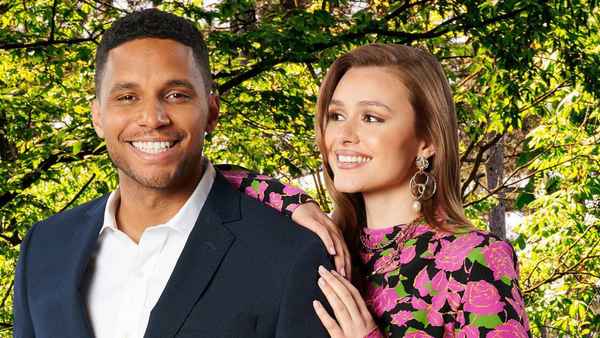 Fashionably in Love Poster 2