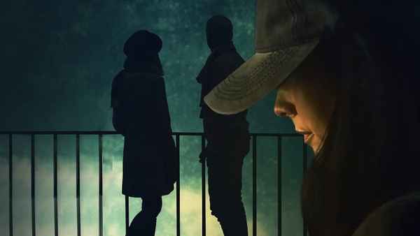 Framed by My Husband Poster 4