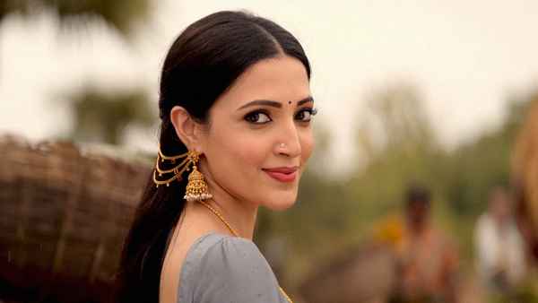 Gangs of Godavari (గ్యాంగ్స్ అఫ్ గోదావరి) Poster 4