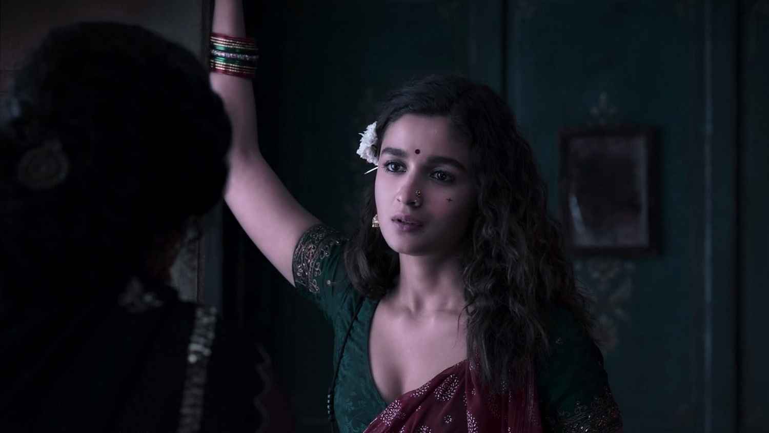 Kangana Ranaut takes a U turn by praising Alia's 'Gangubai Kathiawadi' -  News - IndiaGlitz.com