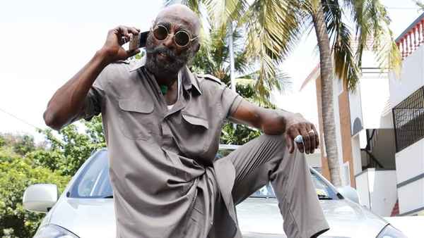 Gemini Ganeshanum Suruli Raajanum Poster 5