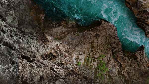 Get Out Alive with Bear Grylls Poster 4