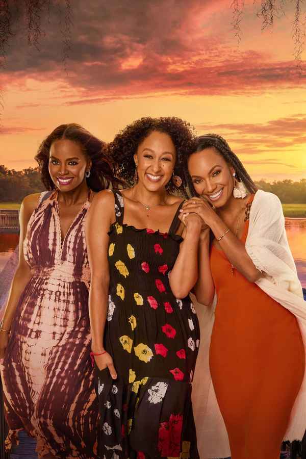 Girlfriends' Summer Getaway Poster 7