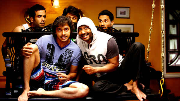 Golmaal 3 Poster 2
