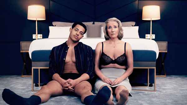 Good Luck to You, Leo Grande Poster 2