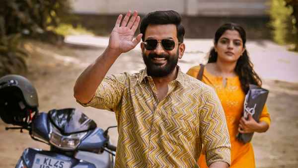 Guruvayoor Ambala Nadayil (ഗുരുവായൂർ അംബാല നടയിൽ) Poster 2