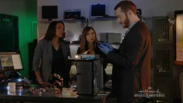 Hailey Dean Mysteries: Dating Is Murder Poster 2