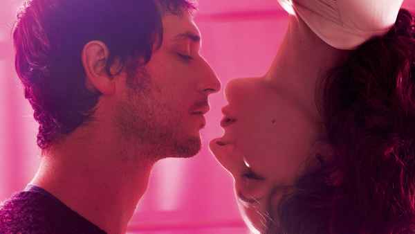 Hand in Hand Poster 3