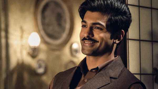 Heeramandi: The Diamond Bazaar (हीरामंडी: द डायमंड बाज़ार) Poster 1