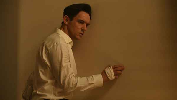 Hide and Seek Poster 1