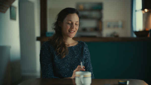 Hold Me Tight Poster 7