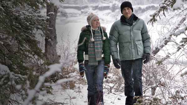 Holiday in Handcuffs Poster 1