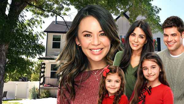 Holly & Ivy Poster 1