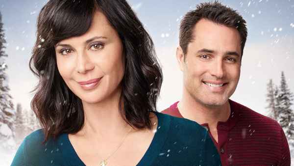 Home for Christmas Day Poster 4