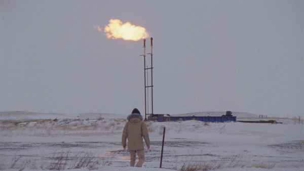 How To Blow Up A Pipeline Poster 7