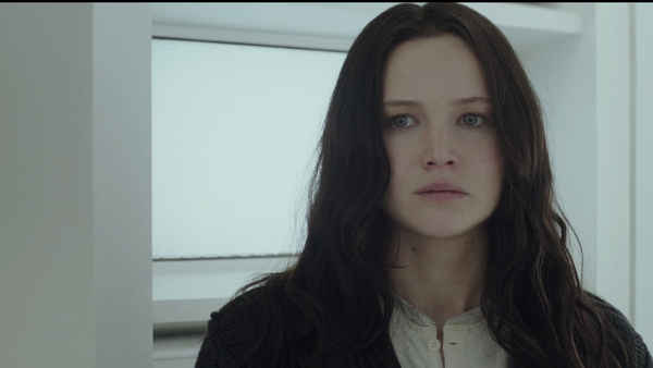 Hunger Games: Mockingjay Part 2 Poster 1