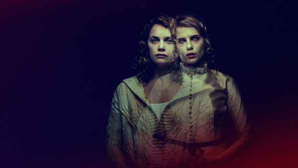 I Am the Pretty Thing That Lives in the House Poster 1