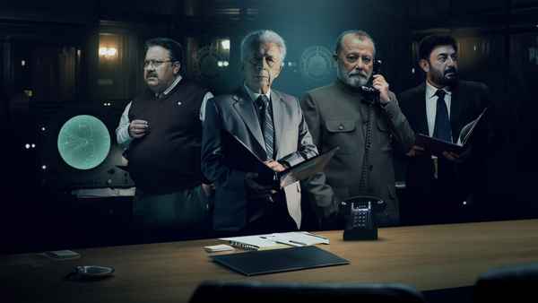 IC 814: The Kandahar Hijack Web Series (IC 814: द कंधार हाईजैक वेब सीरीज) Poster 5