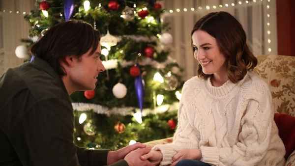 Inn Love by Christmas Poster 4