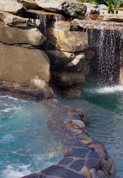 Insane Pools: Off The Deep End