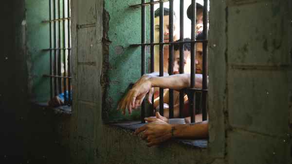 Inside the World’s Toughest Prisons Poster 1