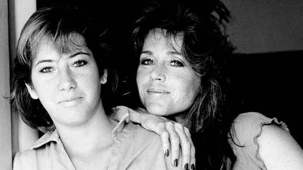 Jane Fonda In Five Acts Poster 7