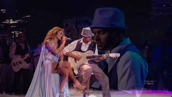 Jennifer Lopez: Dance Again Poster 3