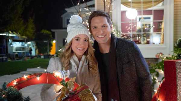 Jingle Around the Clock Poster 3