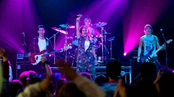 Julie and the Phantoms Poster 1