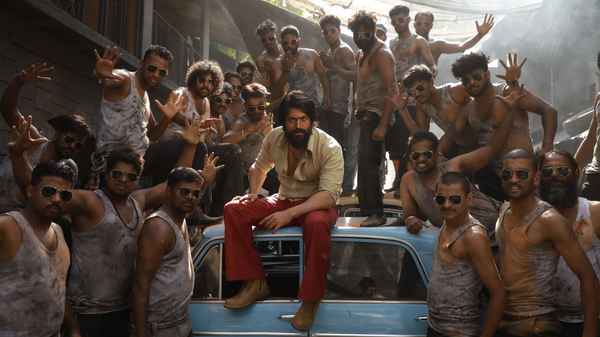 K.G.F: Chapter 1 Poster 4