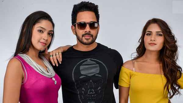 Kadaisi Bench Karthi Poster 4