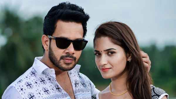 Kadaisi Bench Karthi Poster 5