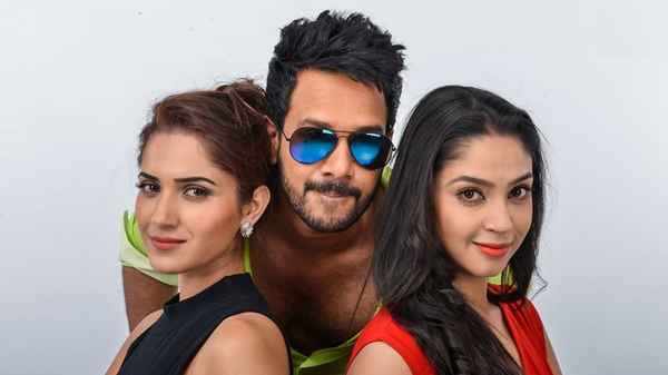 Kadaisi Bench Karthi Poster 2