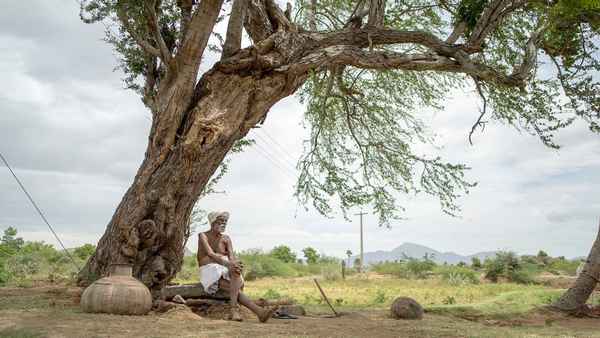 Kadaisi Vivasayi Poster 7