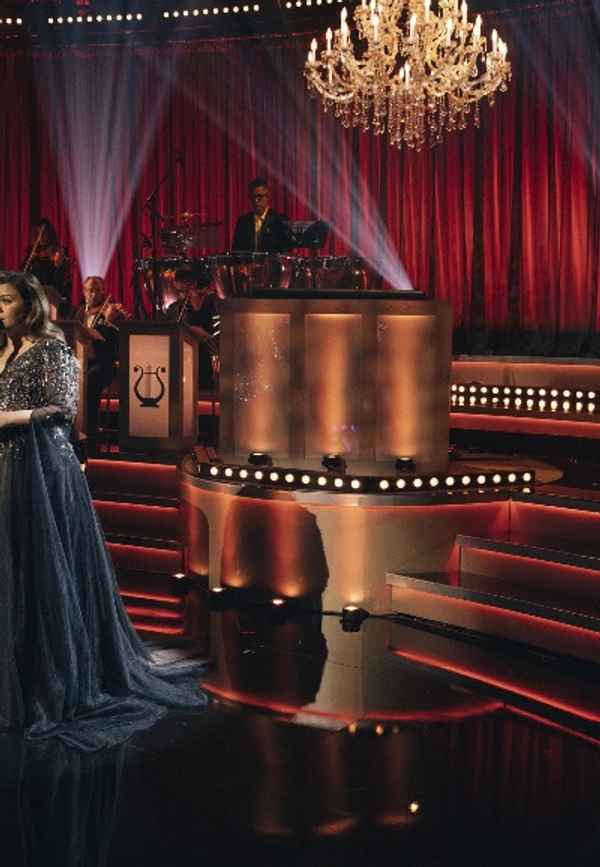 Kelly Clarkson Presents: When Christmas Comes Around Poster 6