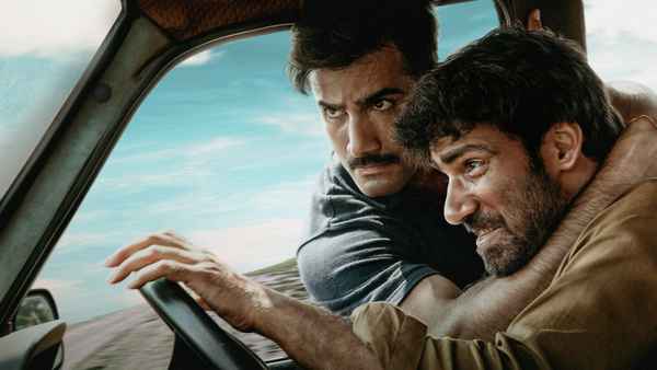 Khakee: The Bihar Chapter Poster 4