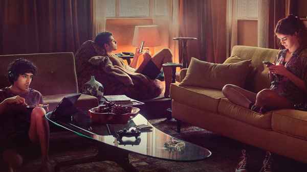 Kho Gaye Hum Kahan Poster 5