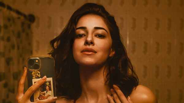 Kho Gaye Hum Kahan Poster 2