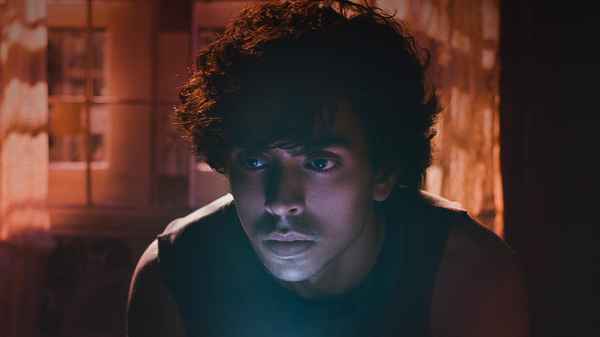 Kho Gaye Hum Kahan Poster 4