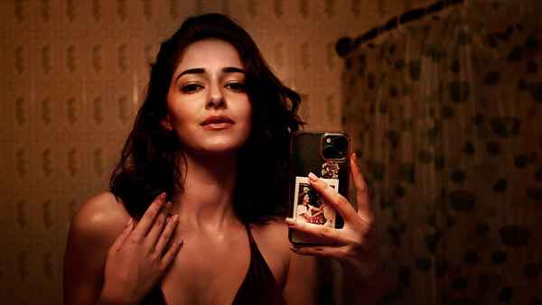 Kho Gaye Hum Kahan Poster 7