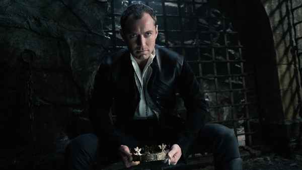 King Arthur: Legend of the Sword Poster 3