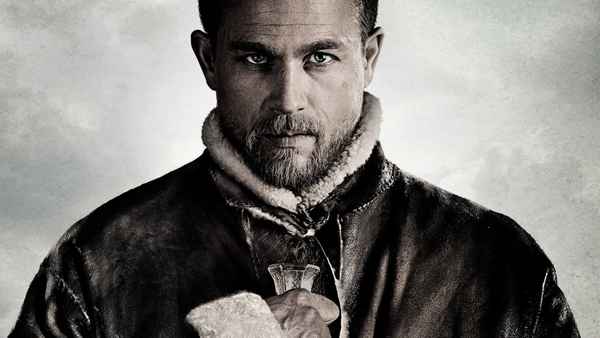 King Arthur: Legend of the Sword Poster 1