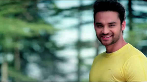 Kirdar E Sardar Poster 1