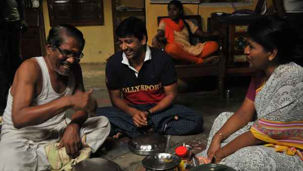 Kurangu Bommai Poster 1