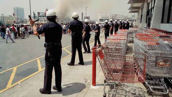 Let It Fall: Los Angeles 1982-1992 Poster 2