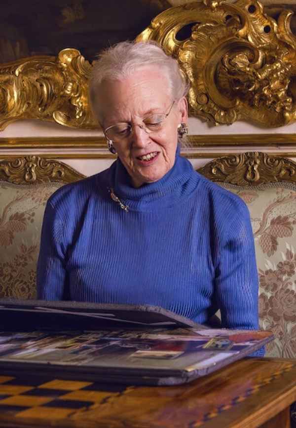 Lifting the Veil: Behind the Scenes of Ehrengard Poster 5