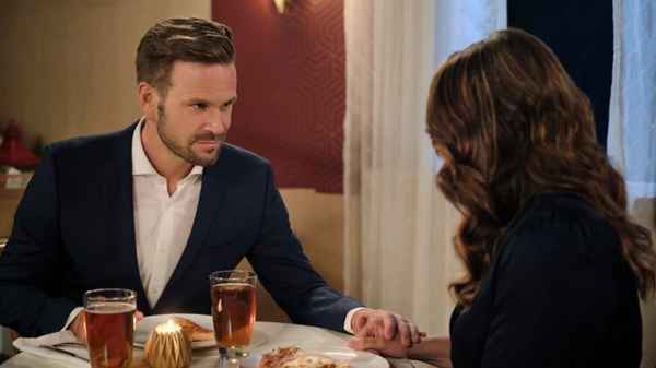 Lights, Camera, Christmas! Poster 7