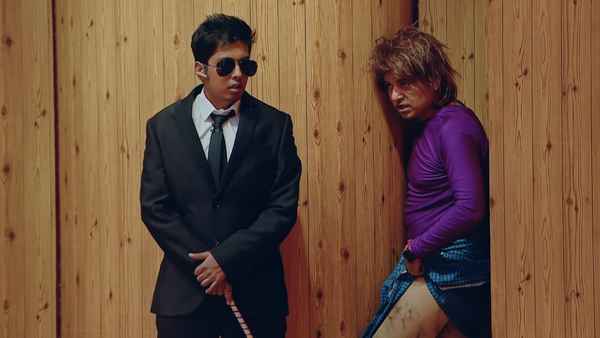 LOL - Hasse toh Phasse Poster 2